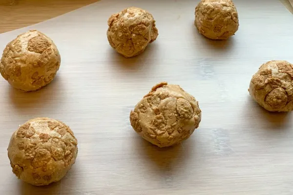Ballı süt topları