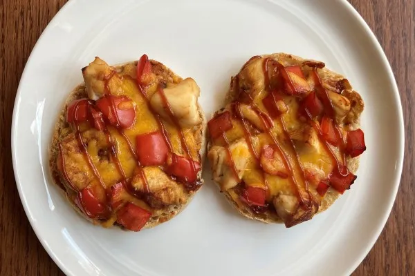 Barbekü soslu tavuklu pizza