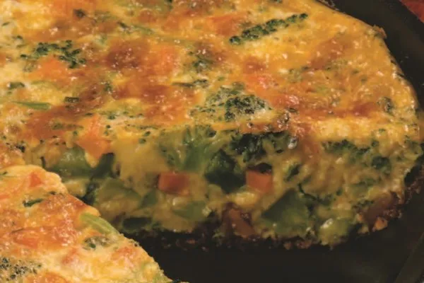 Brokolili çedar frittatası