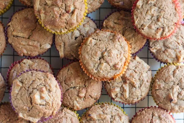 Elmalı yulaflı muffin