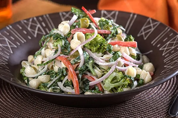 Makarna salatası