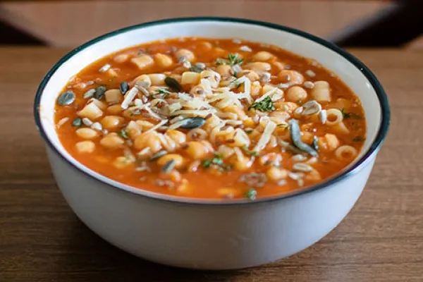 Makarnalı nohut çorbası