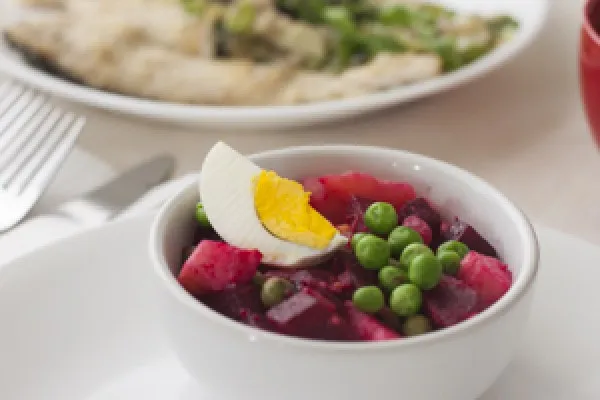 Pembe parti salatası