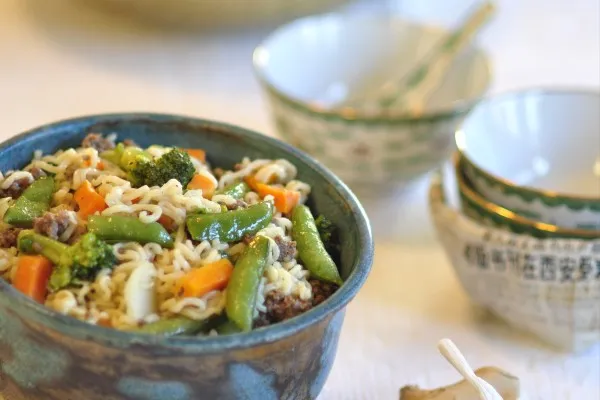 Sarımsaklı zencefilli dana ramen