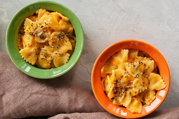 Tek kişilik balkabaklı mac & cheese