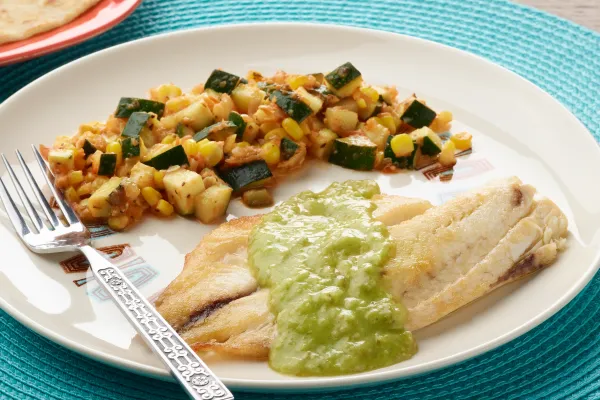 Tomatillo salçalı tavada tilapya