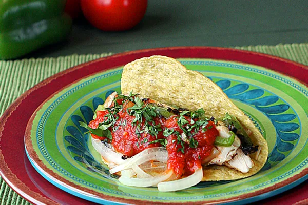 Yumuşak tavuk taco
